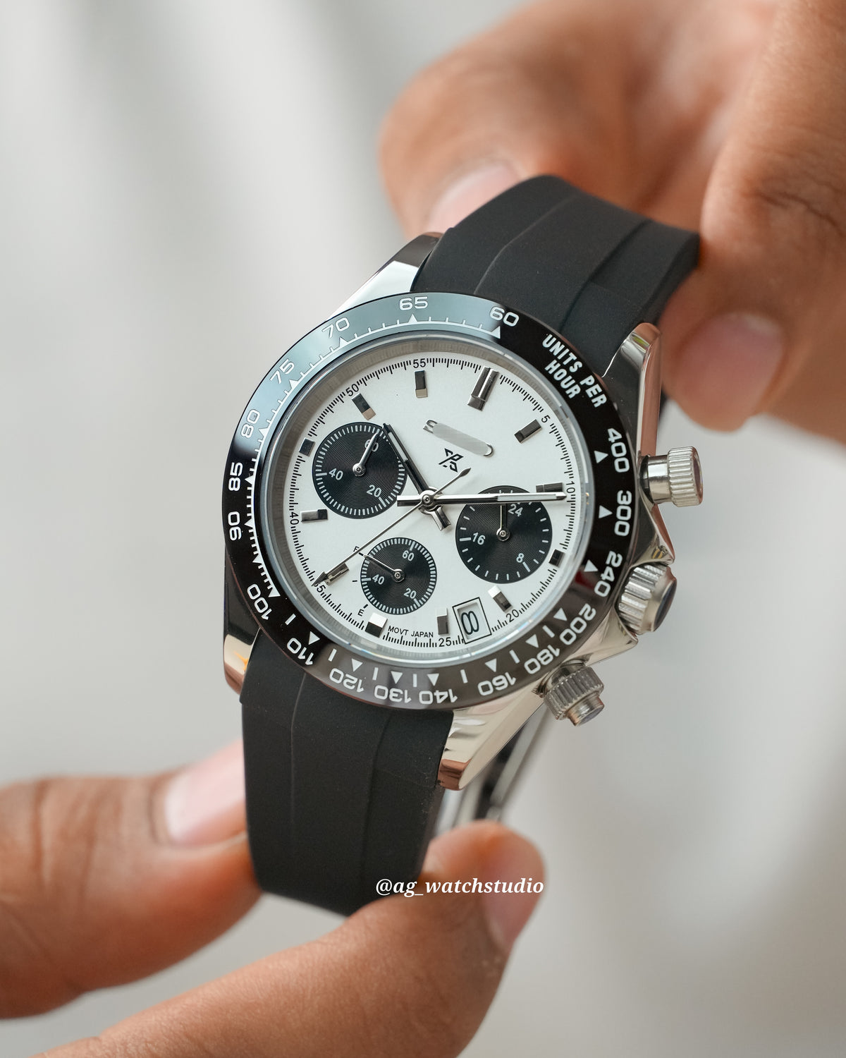 Seiko Mod Daytona/Seitona with VK63 Mechaquartz Chronograph Movement ( Speedtimer Panda )