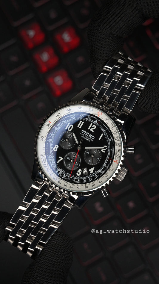 Seiko Mod Navitimer in Black with VK63 Mechaquartz Chronograph Movement.
